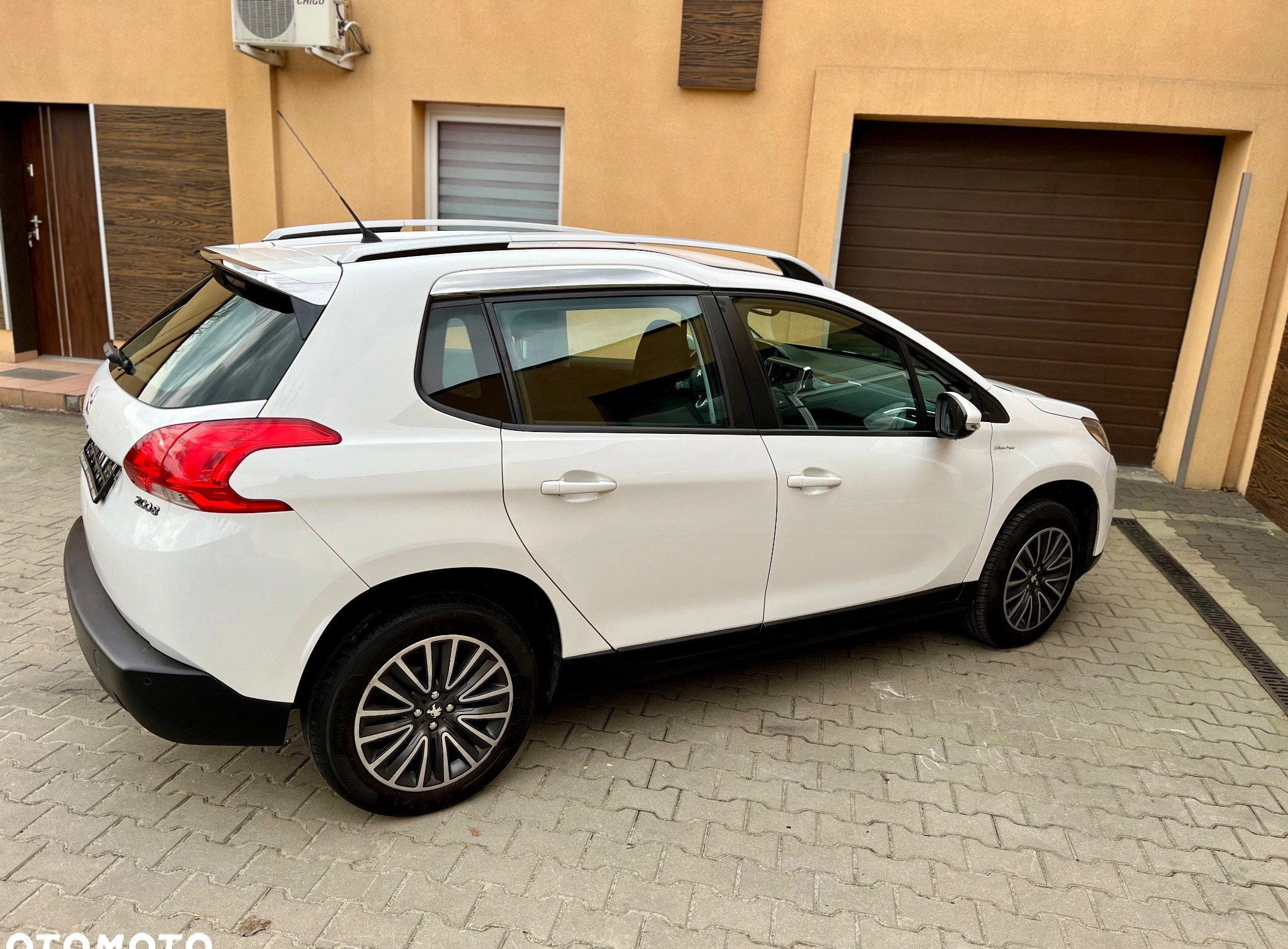Peugeot 2008 cena 45500 przebieg: 131993, rok produkcji 2016 z Świętochłowice małe 781